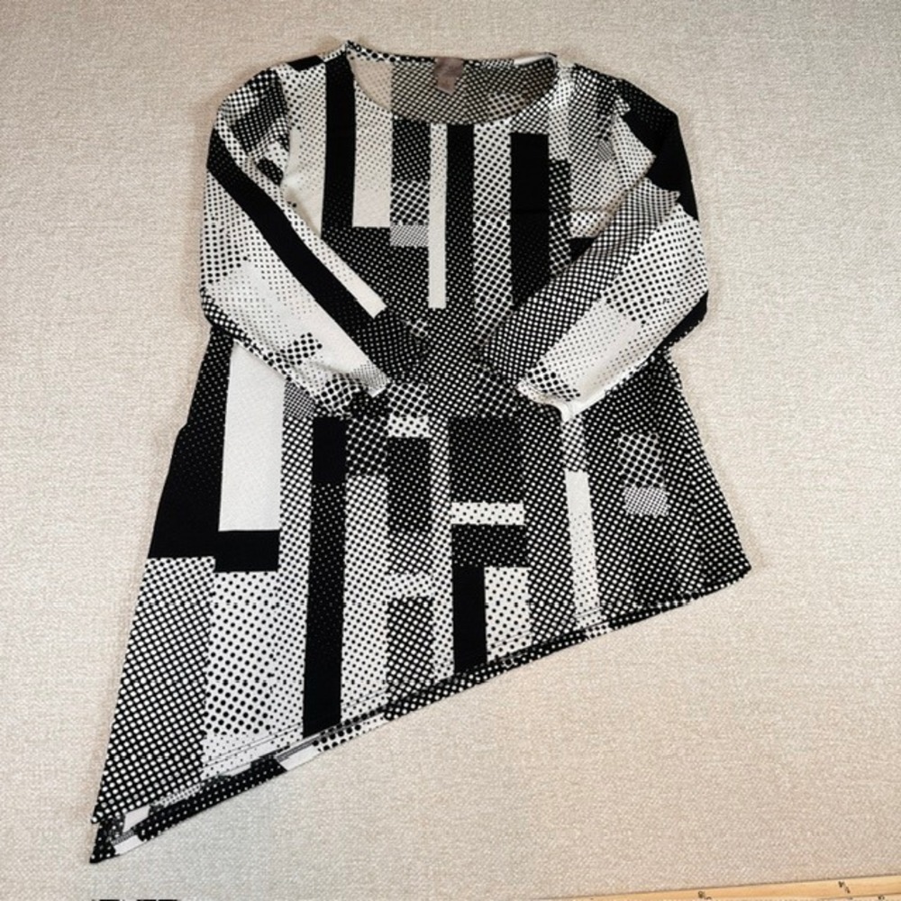 Easywear by Chico's Black White Geometric 3/4 Sleeve Slashed Hem Tunic Blouse MD